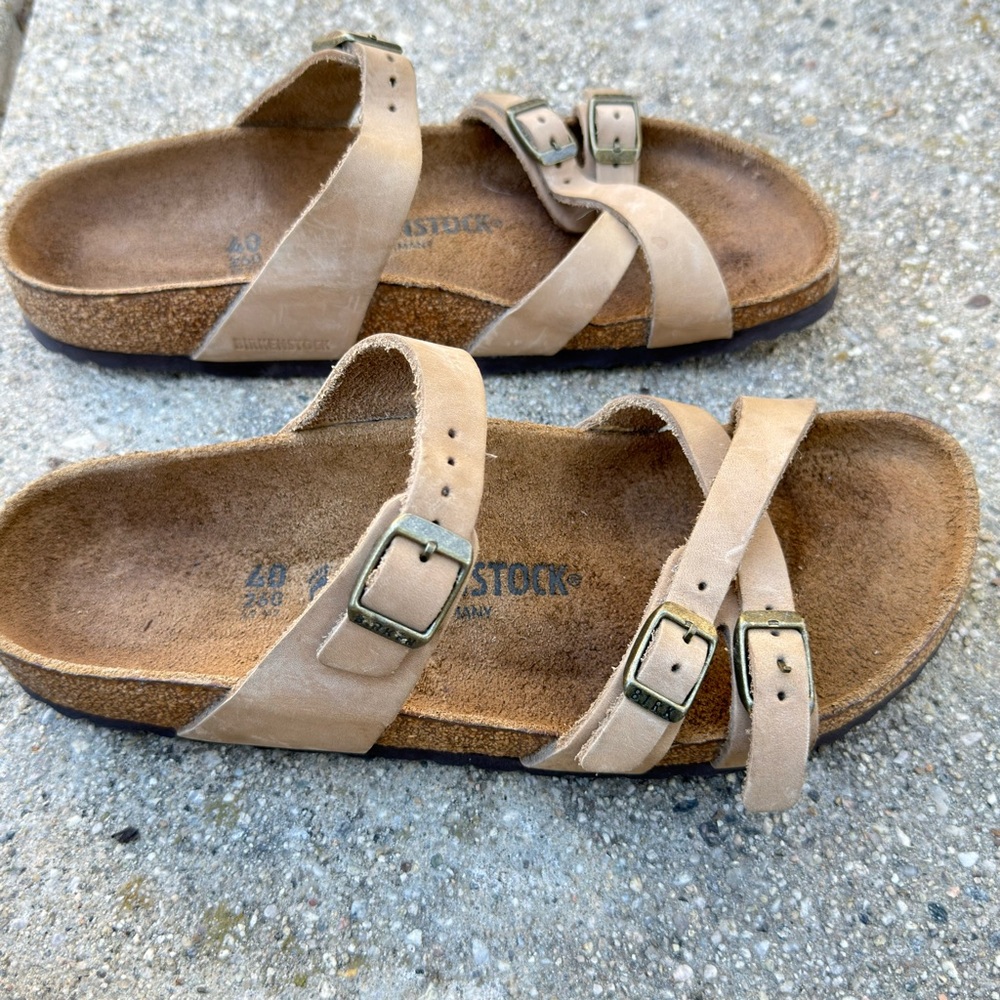 Birkenstock Women's Tan Triple-Strap Sandal with Buckles Size 9 (40) - Picture 12 of 14